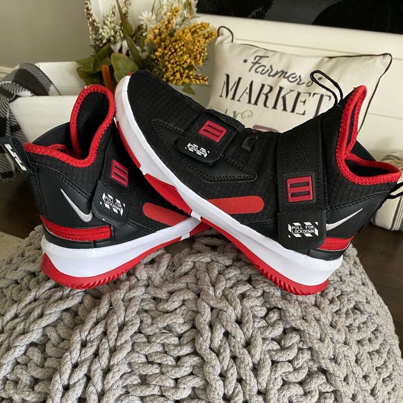 lebron james flower shoes